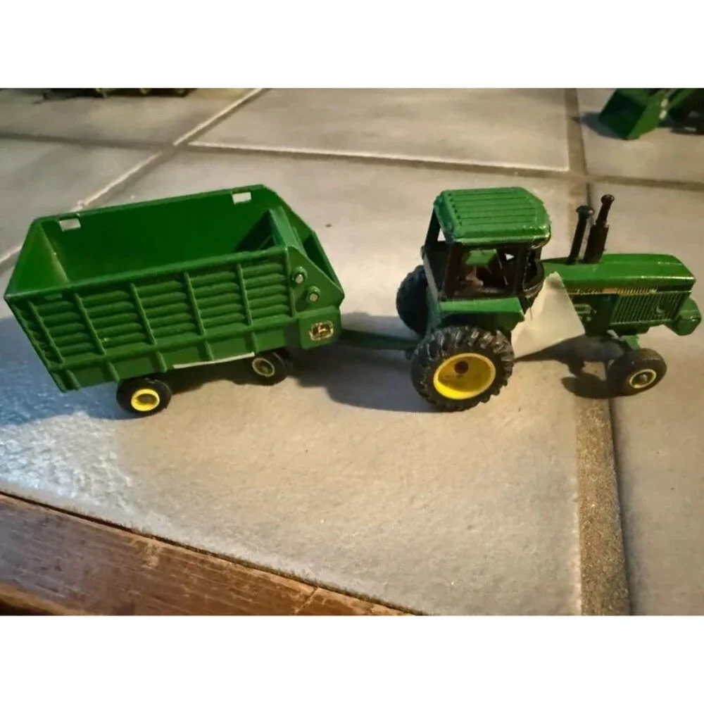 Vintage ERTL Die-Cast John Deere 1/64 Tractor & Forage Wagon Set